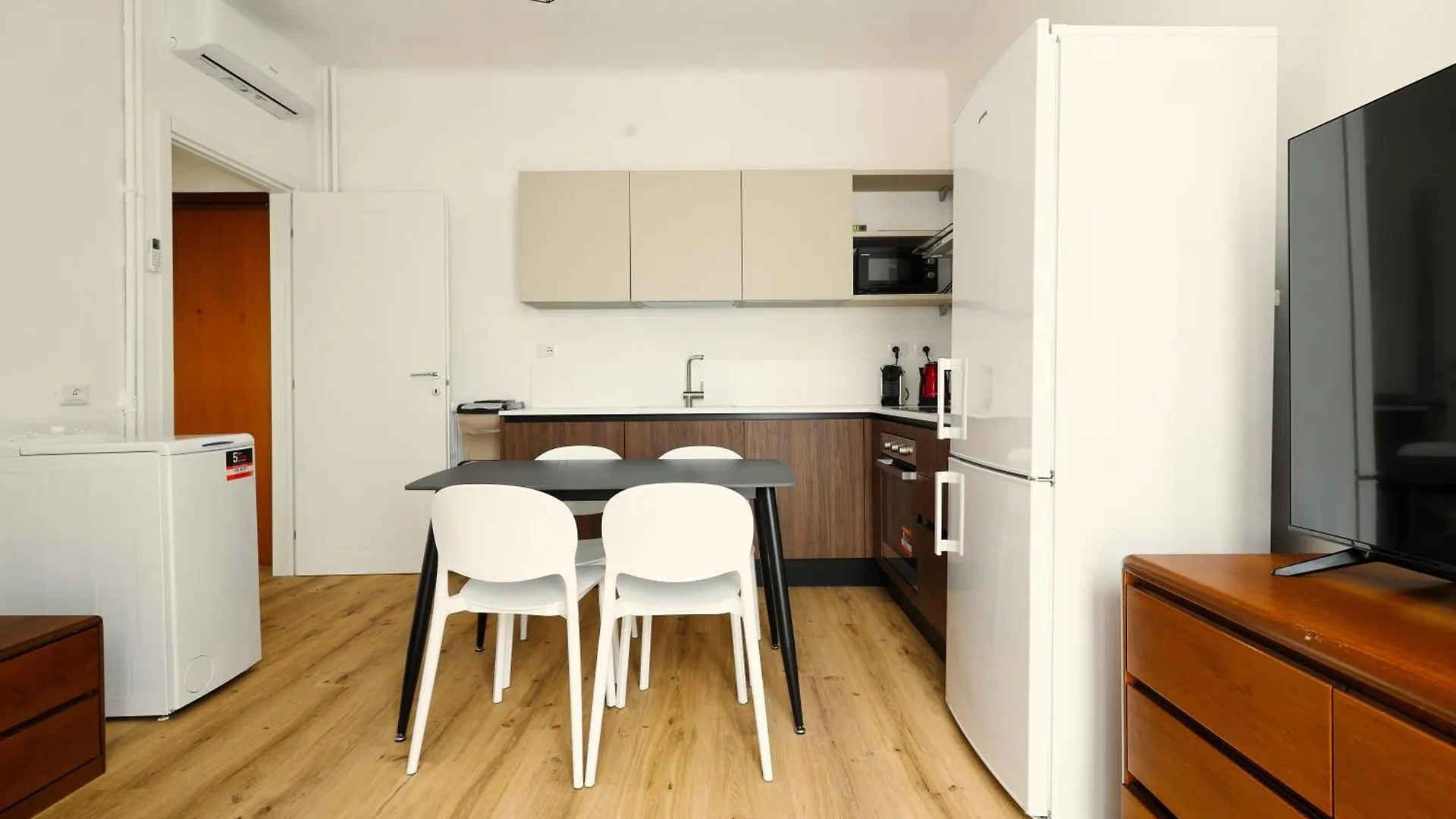 Joivy 1-Bed Apartment With Balcony Near Subway 米兰