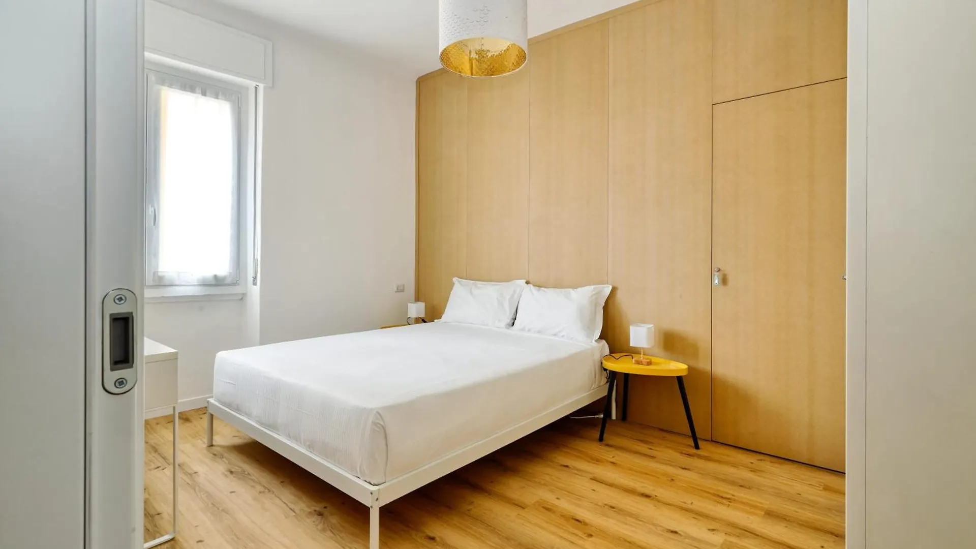 Joivy 1-Bed Apartment With Balcony Near Subway 米兰 意大利